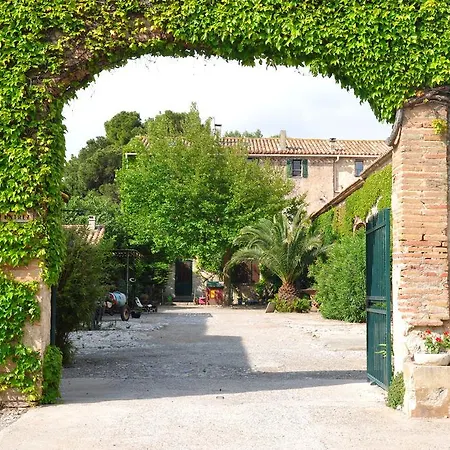 Domaine Les Fenals 펜션 *